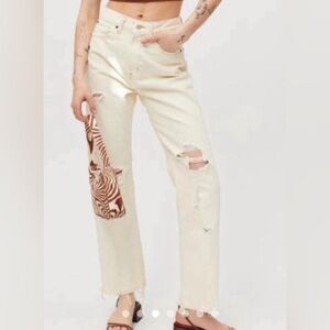 Women’s BDG, cowboy jeans, Distressed White Jeans
